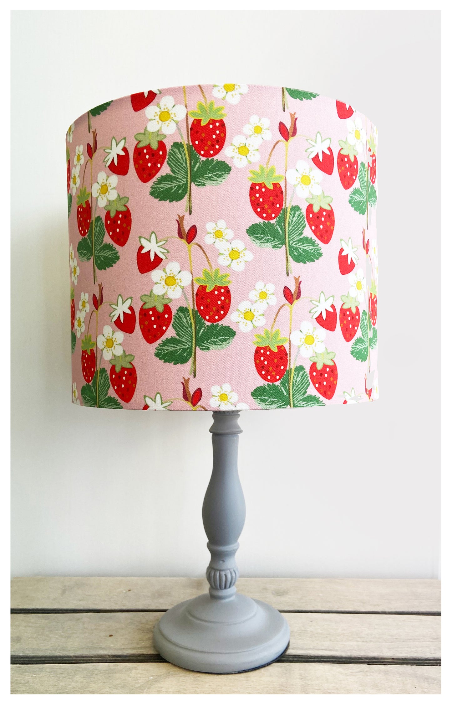 WILD STRAWBERRIES (pink) Lampshade