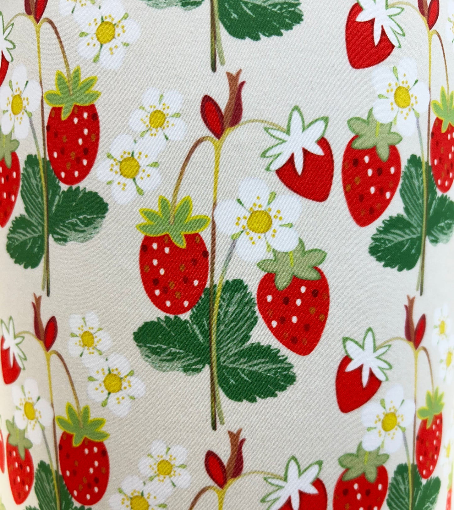 WILD STRAWBERRIES (off white) Lampshade