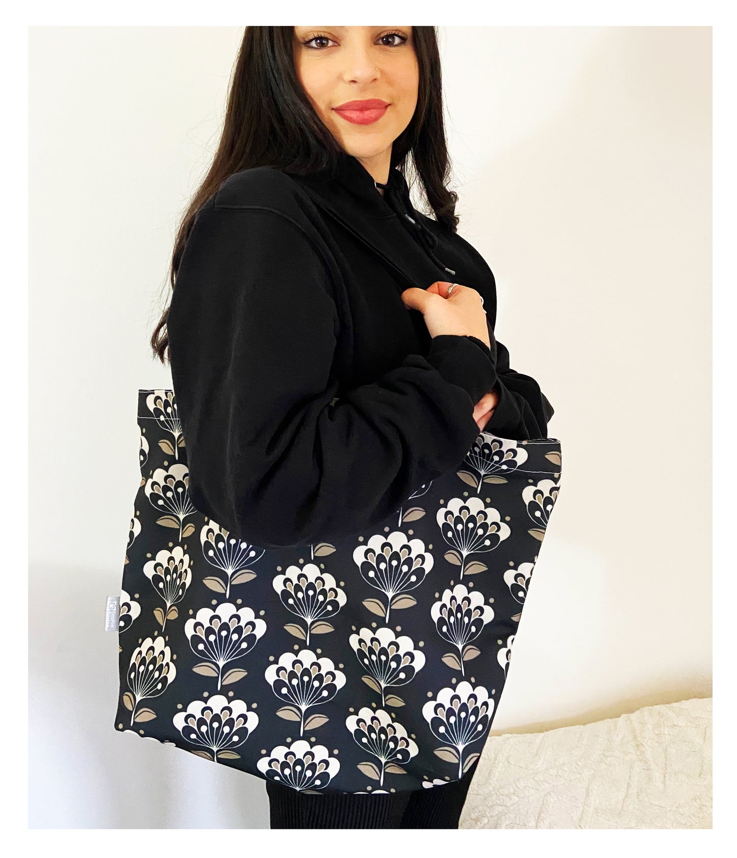 FRIDAY'S FLOWER Tote bag