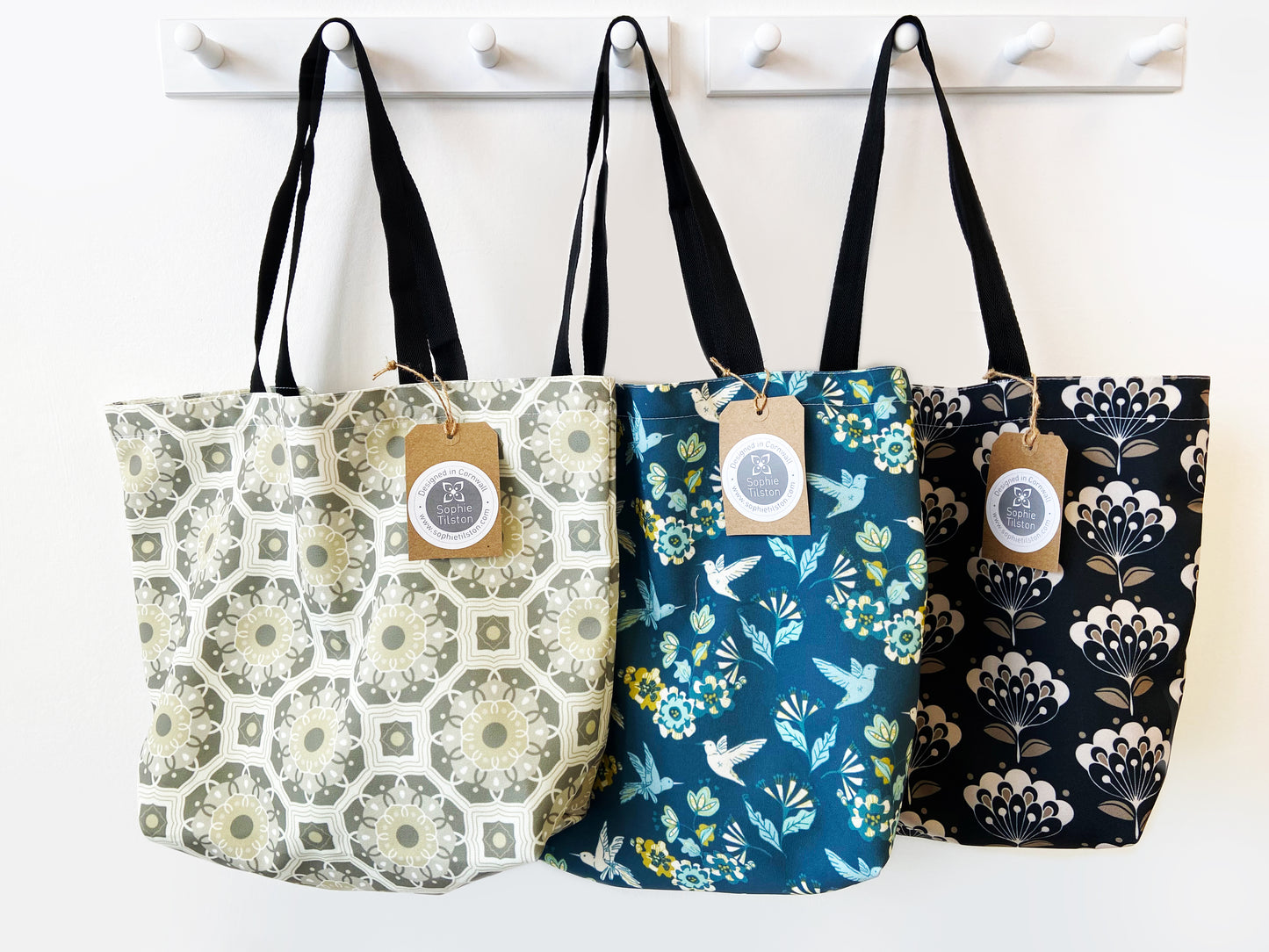 HUMMINGBIRDS & FLOWERS (muted teal blue) Tote bag