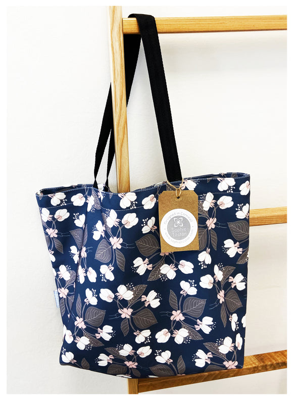 WILD PEAR BLOSSOM (muted) Tote bag
