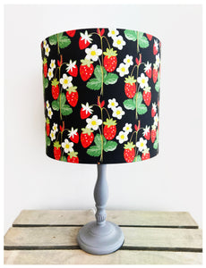 WILD STRAWBERRIES (black) Lampshade