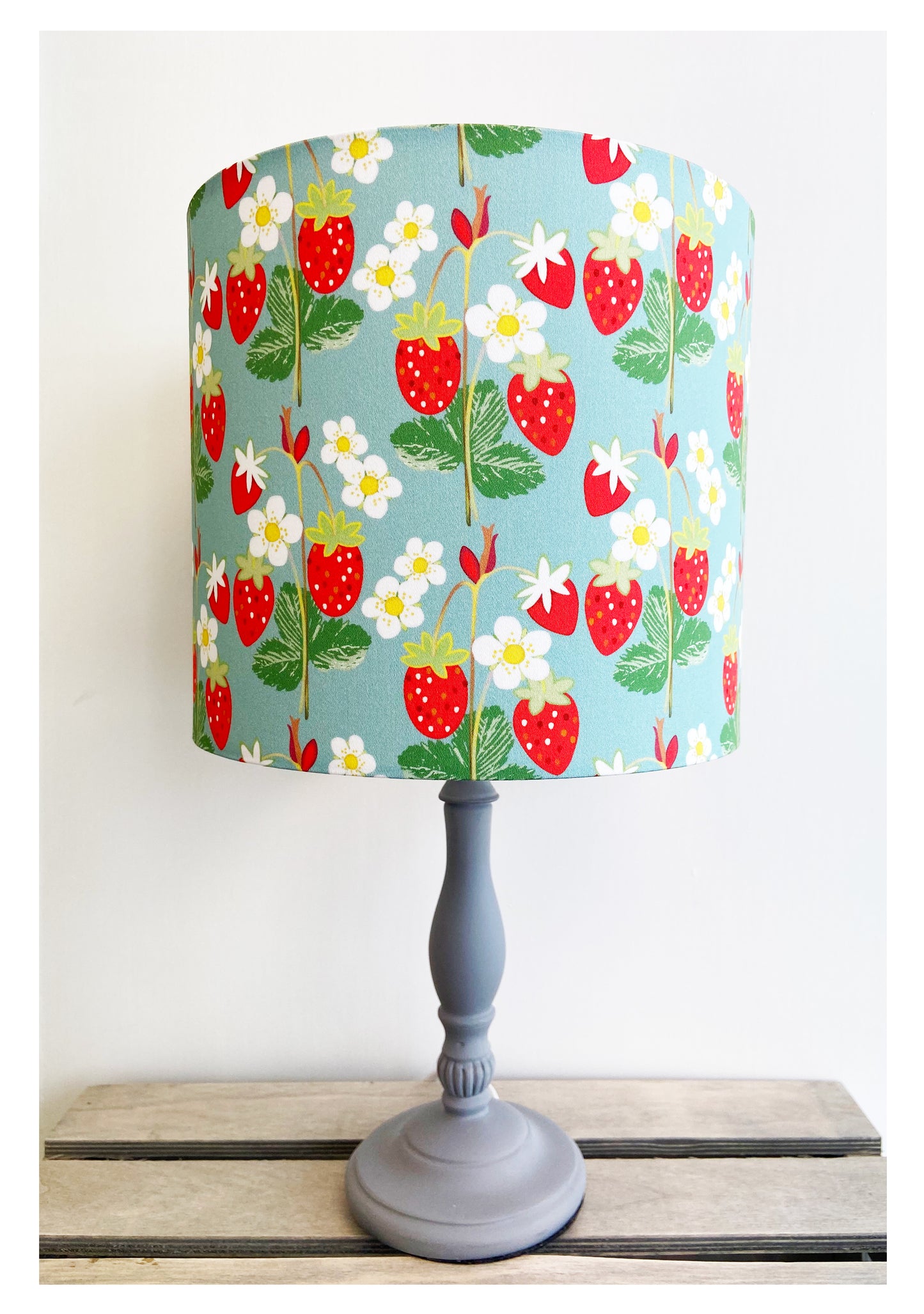 WILD STRAWBERRIES Lampshade